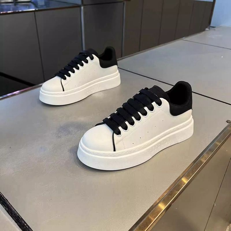 White Sneakers Men Fall Breathable Flat Sneakers Heightening Casual Men's Shoes Trendy Versatile Sports Popular Men's Shoes White Sneakers Men Fall Breathable Flat Sneakers Heightening Casual Men's Shoes Trendy Versatile Sports Popular Men's Shoes