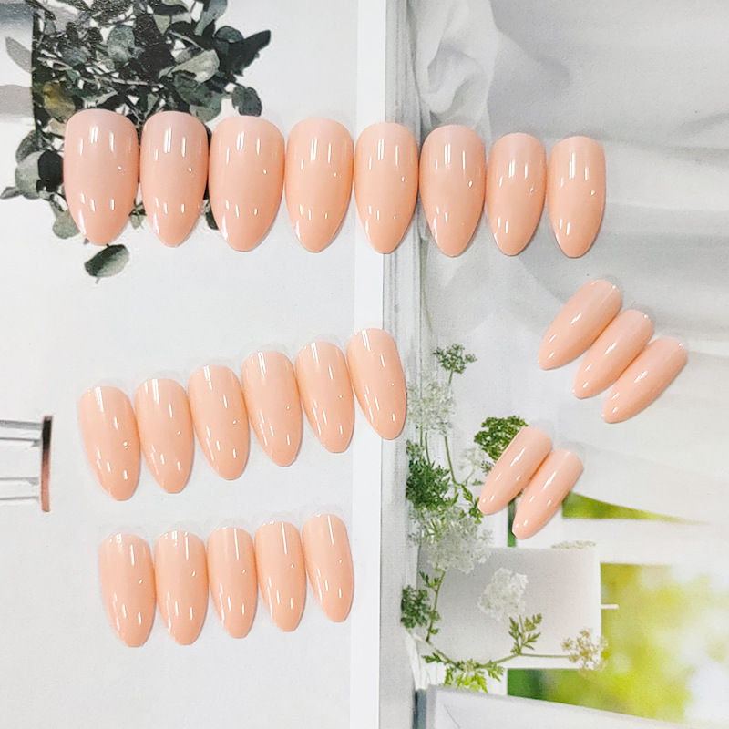 Las mejores ventas transfronterizas de manicuría de almendras largas, polvo desnudo simple y elegante, 24 piezas de parche de uñas terminado.