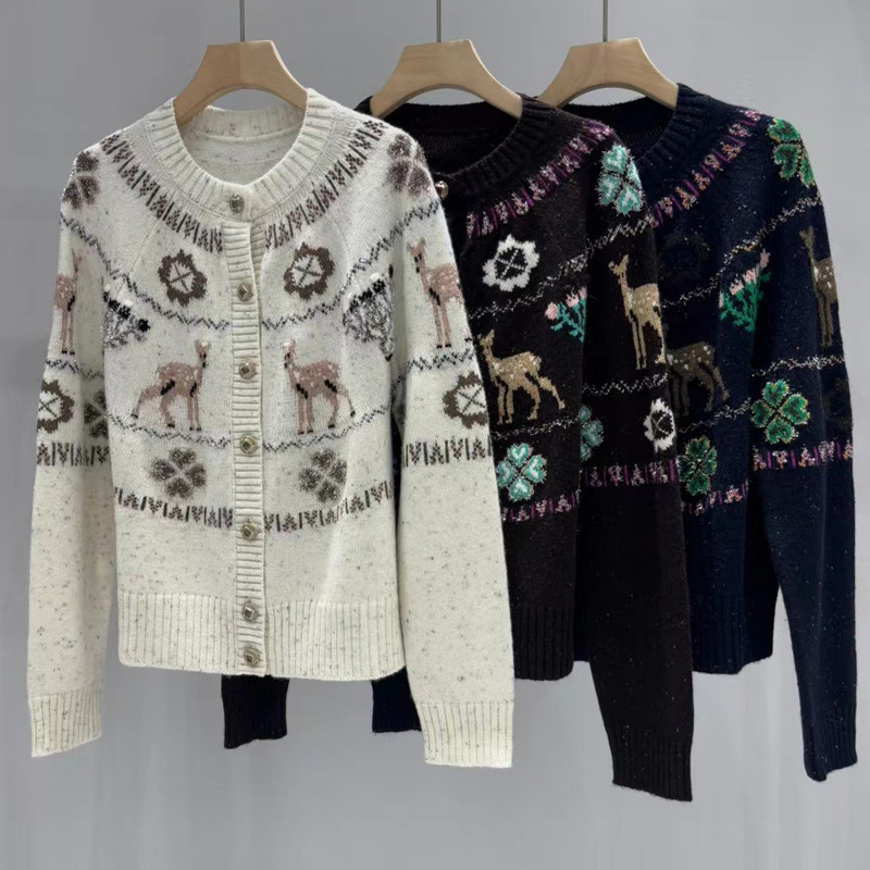 High-End Small Fragrance Autumn and Winter Christmas Style Bright Silk Four-Leaf Clover Ski Series Deer Embroidered Knitwear Knitwear Top