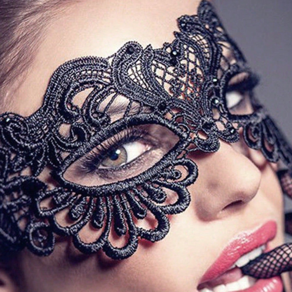 Xiyin Amazon Halloween Mascarada de encaje Máscara de media cara Máscara vacía Máscara sexy para adultos Mujer