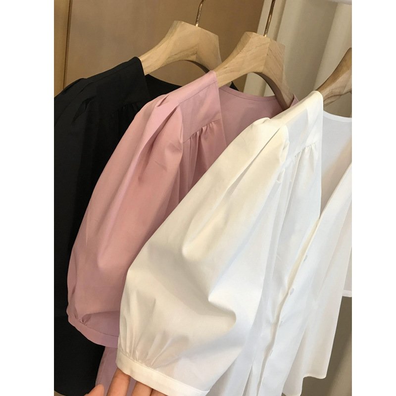 The jue style is beautiful and makes me look slimmer! Niche designer style ~ irregular oblique breasted V-neck shirt top for women