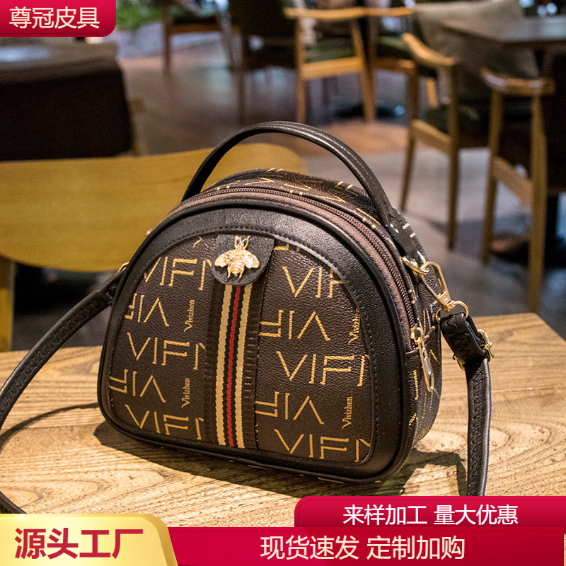 retro trend universal one-shoulder bag