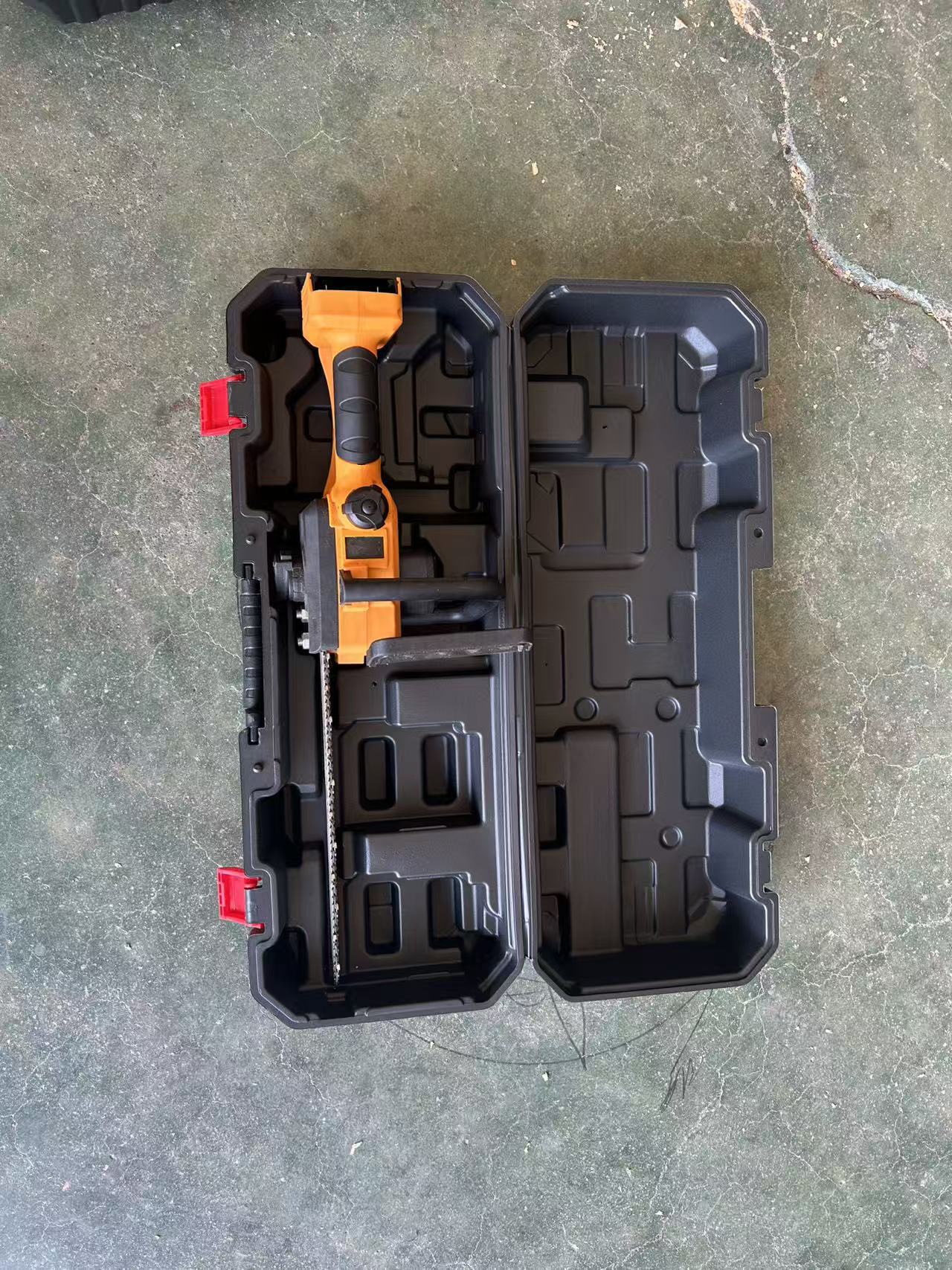 Sierra de alta velocidad Sierra de alta velocidad sin escobillas de cobre completo Sierra de una sola mano de batería de litio inalámbrica Sierra de cadena de batería de litio recargable