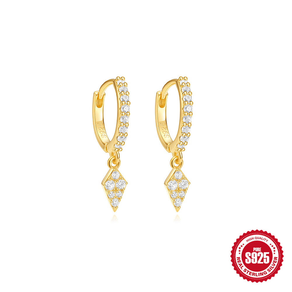 Moda europea y americana s925 plata esterlina espaciada brillante perla básica diaria a juego aretes de oreja de temperamento