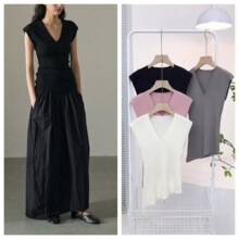7746 �ļ�14�������zV�I�����ڸ���������Ҏ�tᘿ������䱳��Ů