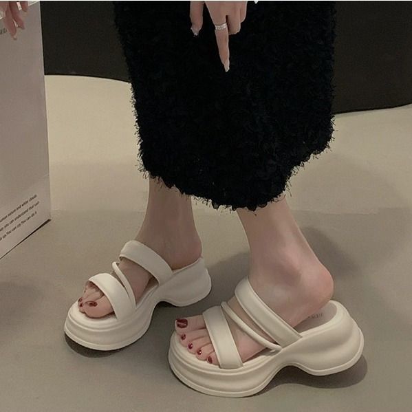 Zapatillas de soleas gruesas para mujeres 2024 verano aumento de altura muffin sandalias de mujer zapatos de moda casual de playa zapatillas frías antideslizantes