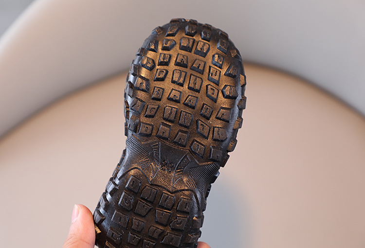 2024 Primavera Autunno Nuove scarpe alla moda per pneumatici Versatili per ragazze e ragazzi, Scarpe sportive in rete bianche e nere, Ragazzi casual_voghion.com