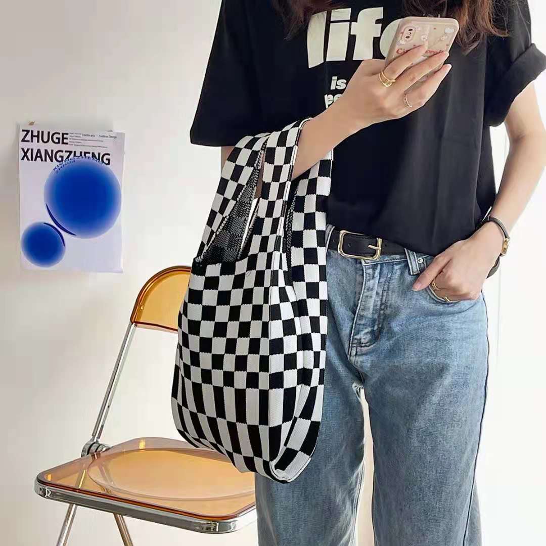 2021 Tablero de chessboard transfronterizo japonés y coreano Bolso de hombro de punto de color de contraste a cuadros Bolso tejido Bolso de hombro para las mujeres