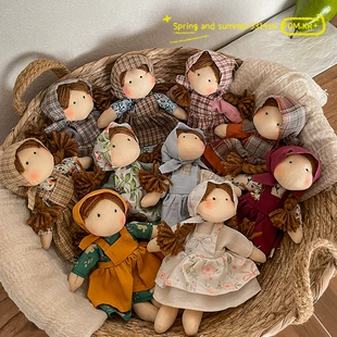 Корейская подвеска-игрушка с куклой в цветочном платье