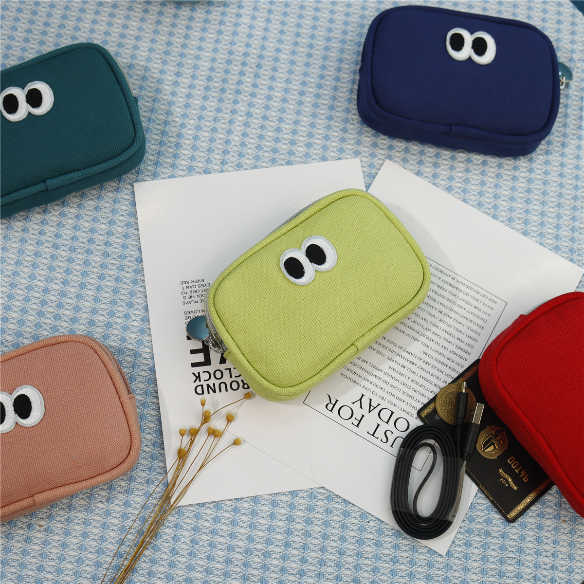 Mini coin purse, cute cartoon style, Korean style, zippered compartment, small coin bag, canvas pocket, storage.