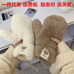 冬季羊羔绒小熊贴标手套女挂脖可爱学生冬天骑行加厚保暖防寒甜美