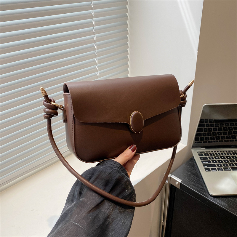 Korean version of for women 2024 summer new fashionable simple solid color small square bag, stylish and casual women's_voghion.com
