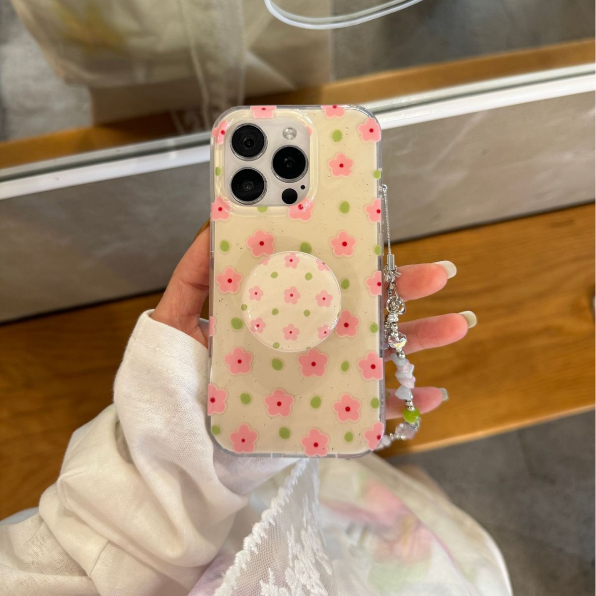 Gentle Girl Heart Pink Flower Adecuado para Apple 15/16 Funda para teléfono móvil Soporte 16PM 14Pro nicho 15/16P