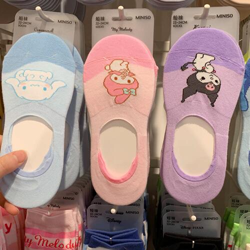 Big-eared dog boat socks for women Korean version sweet Japanese cartoon cute medium tube ins versatile Kuromi cinnamon dog socks