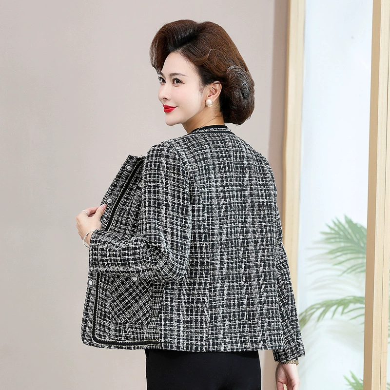 Осенняя модная куртка для мамы, для среднего возраста, стиль Шанель.