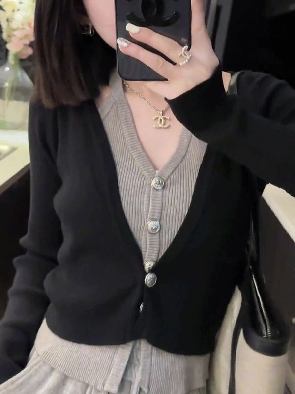 韩系独特别致假两件拼接毛衣女短款春秋内搭修身设计感针织打底衫|undefined