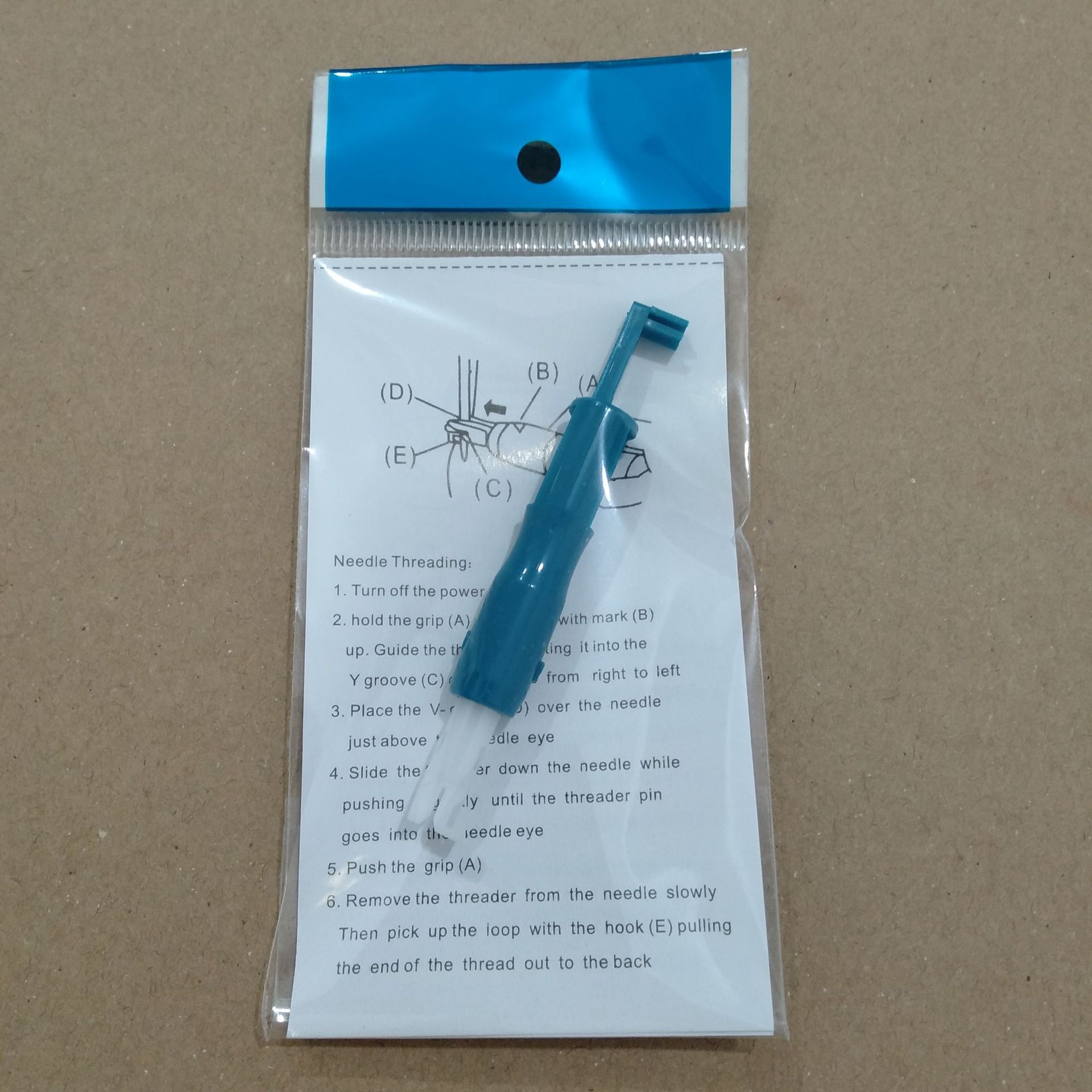 Máquina de coser de plástico para el hogar, enhebrador de agujas, cambiador de agujas, enhebrador automático portátil multicolor, fábrica al por mayor