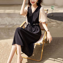 2024夏季新款时尚韩版显瘦百搭气质珍珠点缀V领中长款连衣裙