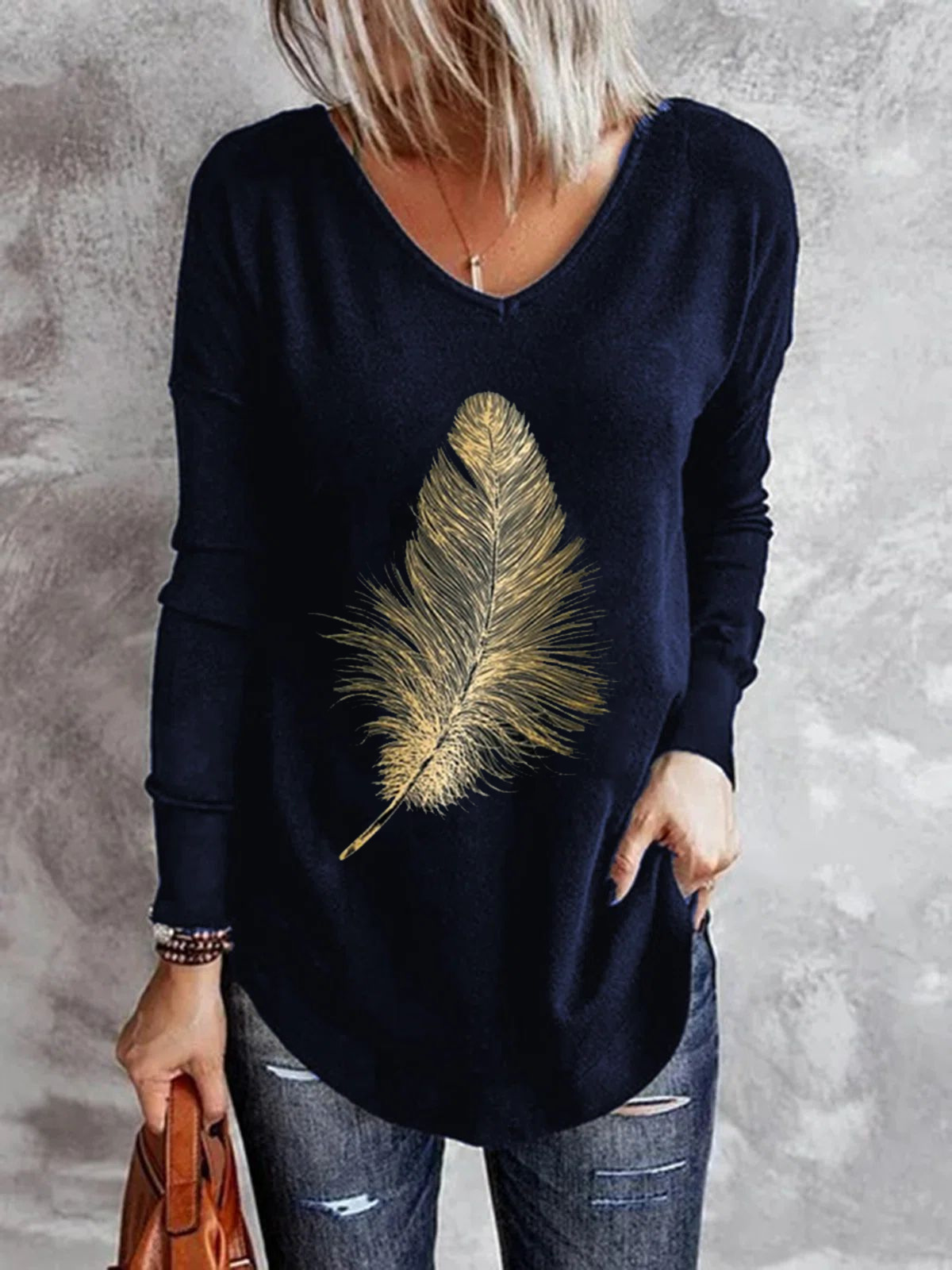 Women's Casual V-neck Bottoming Long-sleeved Printed T-shirt