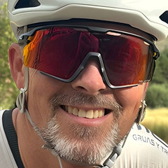 ヨーロッパとアメリカのファッショナブルな防風登山ゴーグル、アウトドアスポーツサングラス、抗UVトレンドの男性と女性のクロスボーダーサングラス