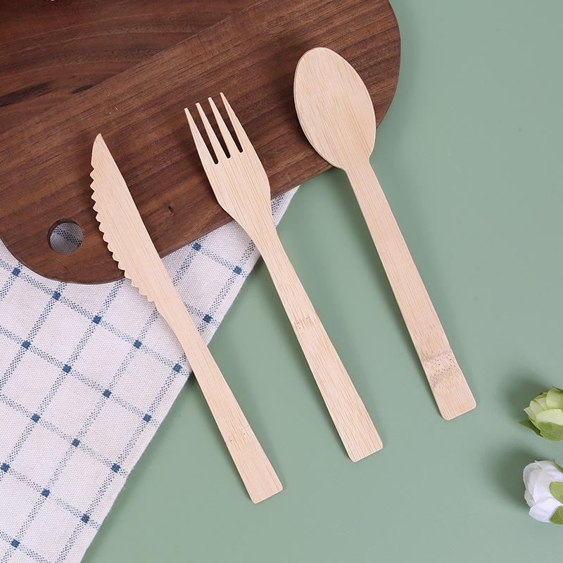 Cuchillo desechable de bambú, tenedor y cuchara de madera de bambú sin pintura sin cera vajilla occidental portátil 17CM conjunto de tres piezas grabado LOGO al por mayor