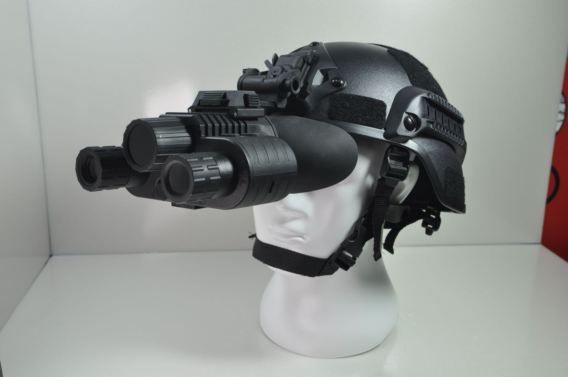 头戴式多功能红外夜视摄录仪能手持+三角架拍照摄像定时无人侦察