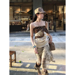 ホットガールスーツ女性の夏の新しいデザインヒョウ柄スプライシングキャミソール水墨染めスカートツーピーストレンディセット