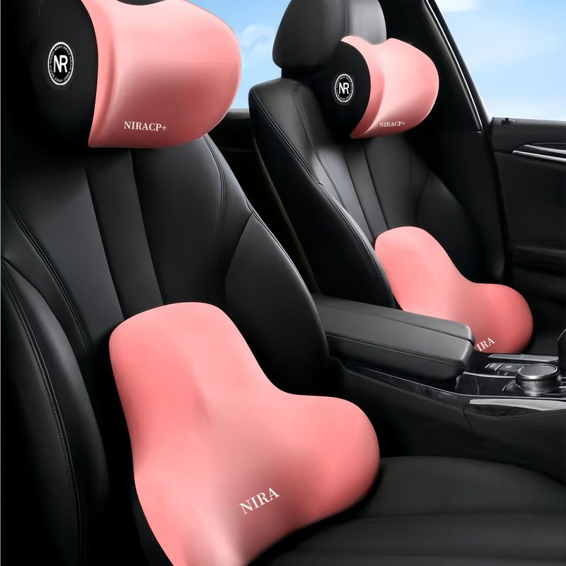 車の腰は車の背もたれに寄りかかって運転します。|undefined