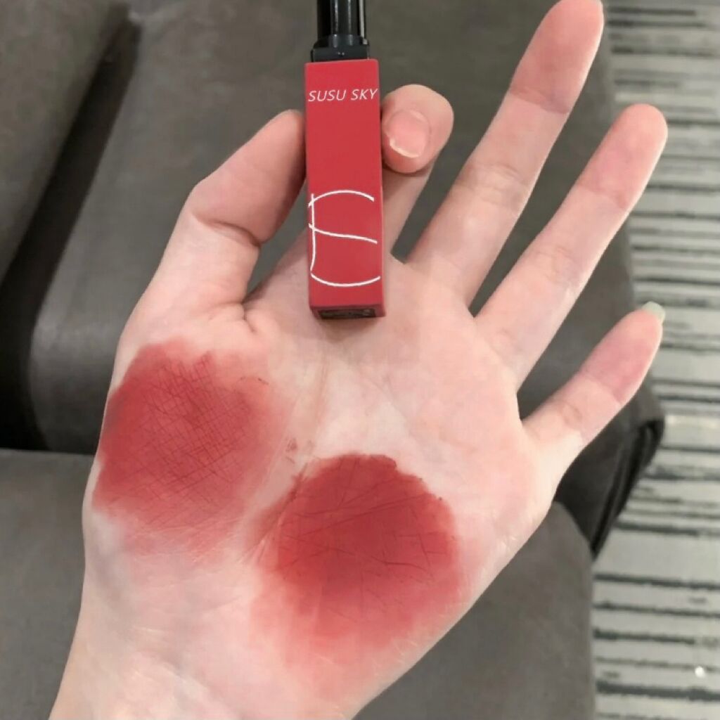SUSU SKY fine tube matte lipstick, brightening and whitening, long-lasting makeup, non-stick, versatile lip gloss, affordable wholesale undefined