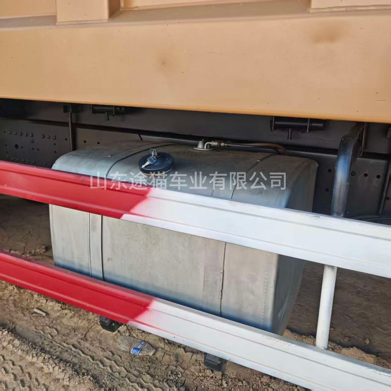 Manufacturer Delong F30008×4 Dump Truck for Mining, Earthmoving, and Sand and Gravel Engineering, Cross-Border