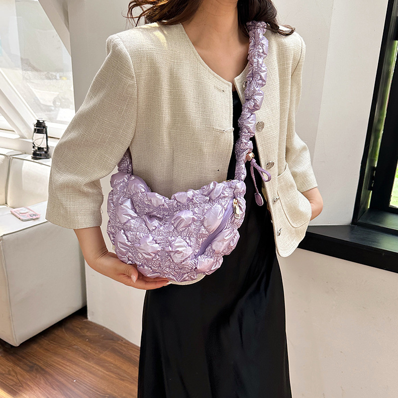 Wolkenhandtasche in luxuriöser, heller Farbe, Nischen-Einzelschulter- und Unterarm-Plissee-Pufftasche im koreanischen Stil, Umhängetasche_voghion.com