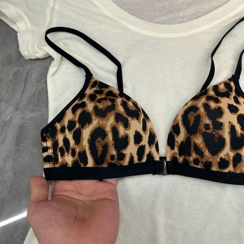 Cross-border sexy leopard print front-clasp wireless bra for women, enhancing small busts, sexy deep V, beautiful back, seamless and comfortable underwear Cross-border sexy leopard print front-clasp wireless bra for women, enhancing small busts, sexy deep V, beautiful back, seamless and comfortable underwear