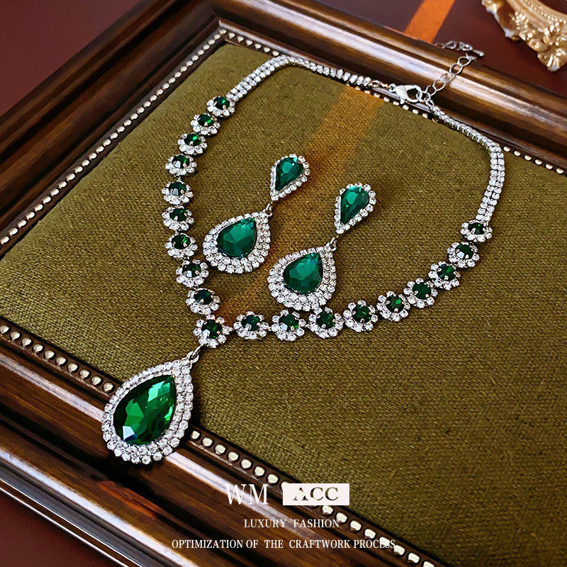 Collar de pendientes de diamante de estilo francés temperamento de moda moda cadena clavícula ligera lujo conjunto de joyas de alta calidad