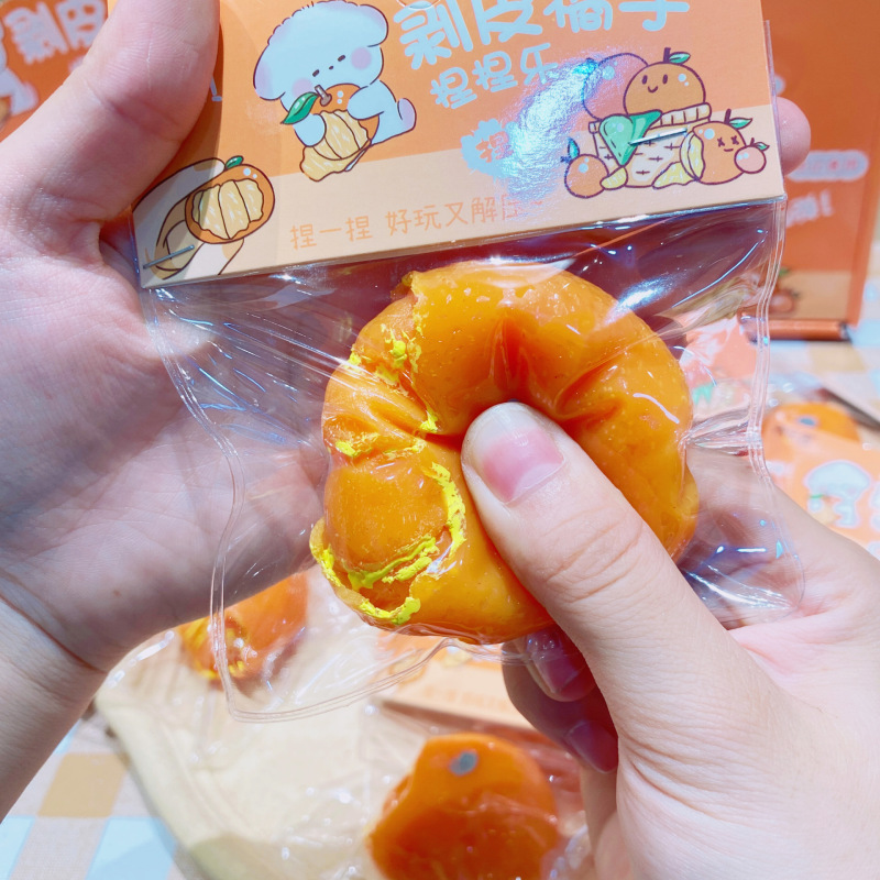 小紅の本の爆発の皮をむいたみかんは解凍してつまみます。|undefined