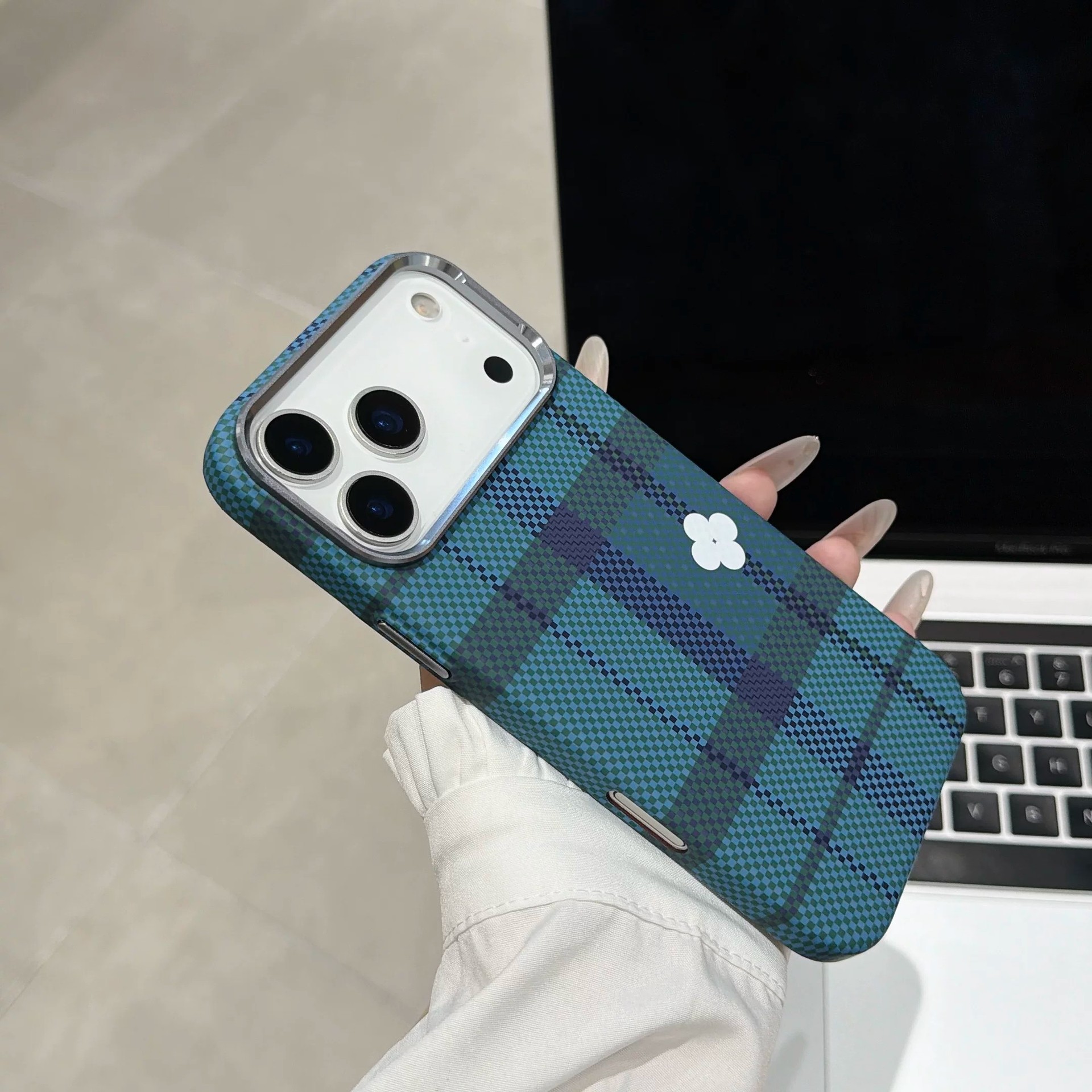 适用iPhone18promax格津生花磁吸手机壳时尚苹果17硬壳防摔保护套
