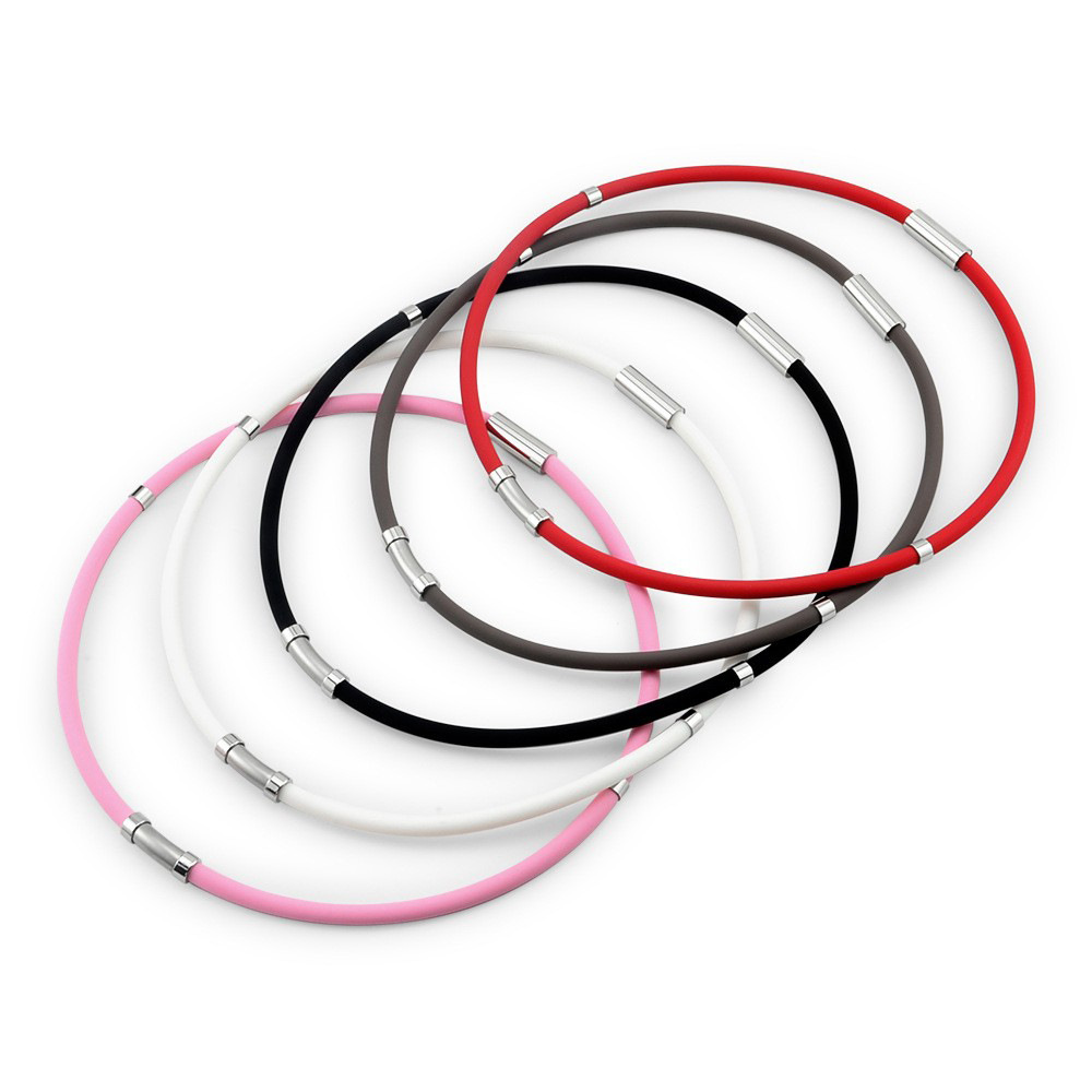 Estilo europeo y americano de silicona anión energía collar de hombres y mujeres terapia magnética hebilla collar versátil moda deportes cuello anillo al por mayor