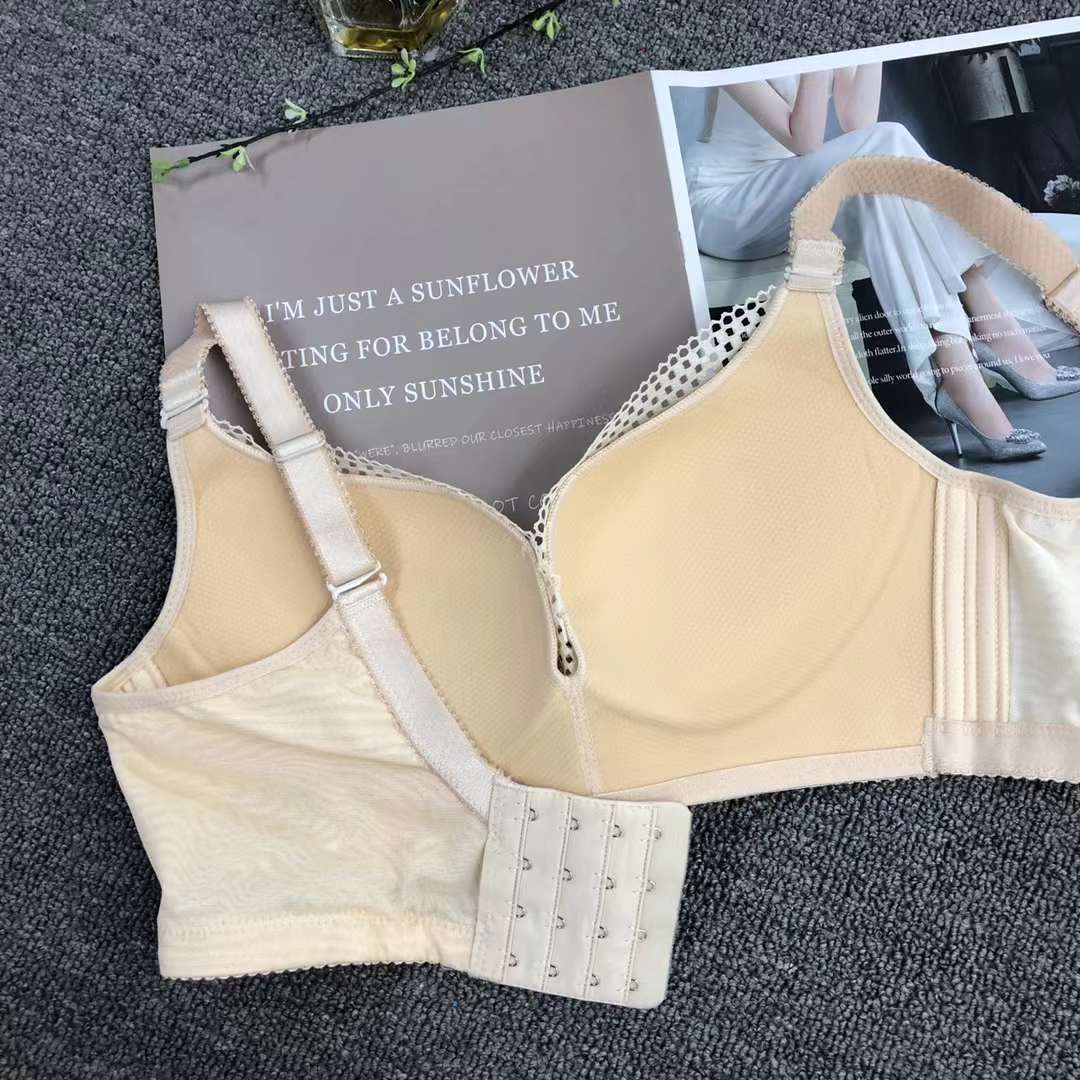 Colección de pecho push-up ajustable de cuatro pechos de alta calidad cómoda sin costuras inalámbrico superior delgada inferior ropa interior gruesa sujetador de mujer