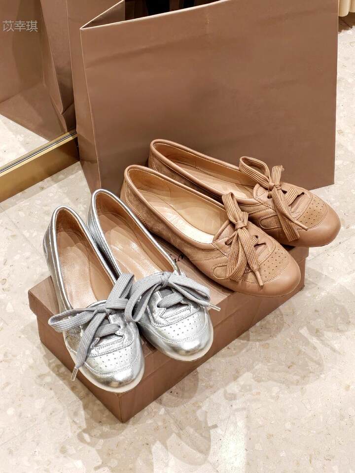 Giày búp bê nữ da cừu cổ thấp đế bằng buộc dây phong cách retro — Bạc, hàng có sẵn, Màu nude, hàng có sẵn, Màu trắng kem, hàng có sẵn chi tiết 16