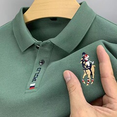 夏の紳士服半袖poloシャツの薄いゆったりしたタイプの青年ビジネスカジュアルビジネス紳士のボトムシャツの上着