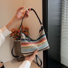 夏ニッチレインボー織バッグ女性の 2025 新作シンプルなシングルショルダー脇の下バッグレトロ多用途わらバッグ