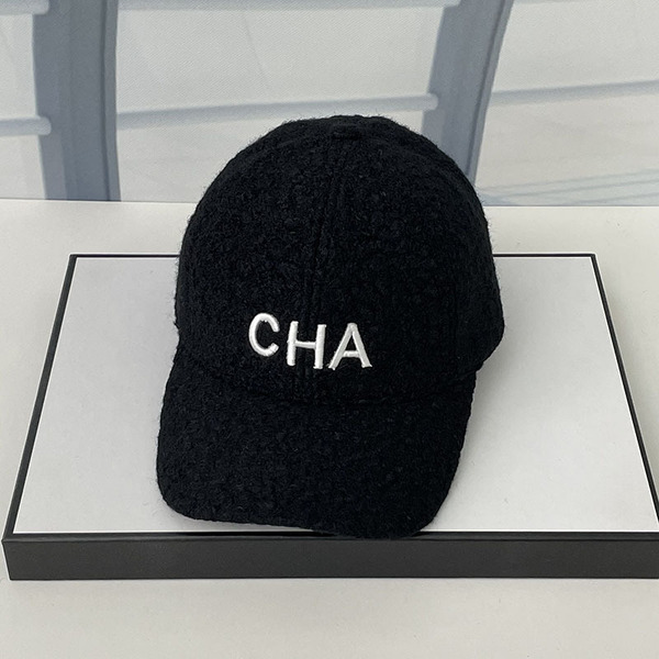 Brand velvet baseball cap for leisure