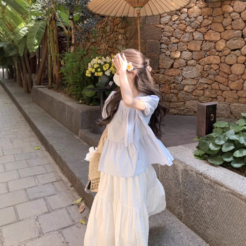 新しい白いリボンレースパフスリーブシャツ女性の夏のデザインプリーツストラップシャツ女性のトップス夏|undefined