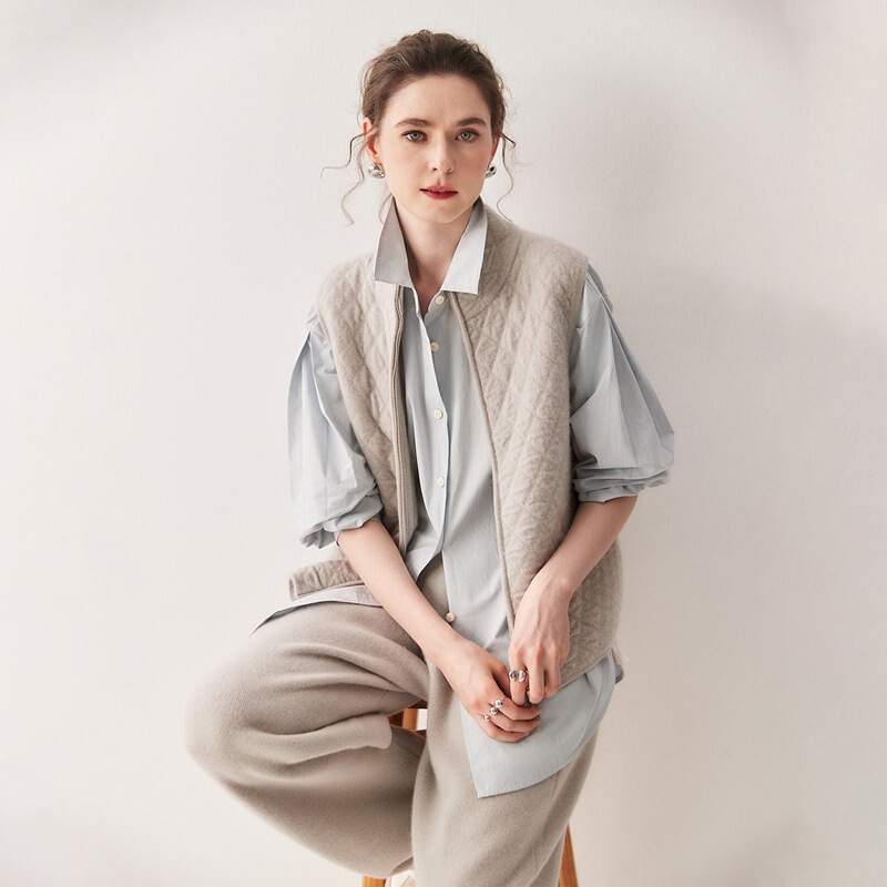 Layering Essential Textured Cashmere Vest for Women with Stand Collar, Zipper Cardigan, Thick Sleeveless Waistcoat, New Women's Top