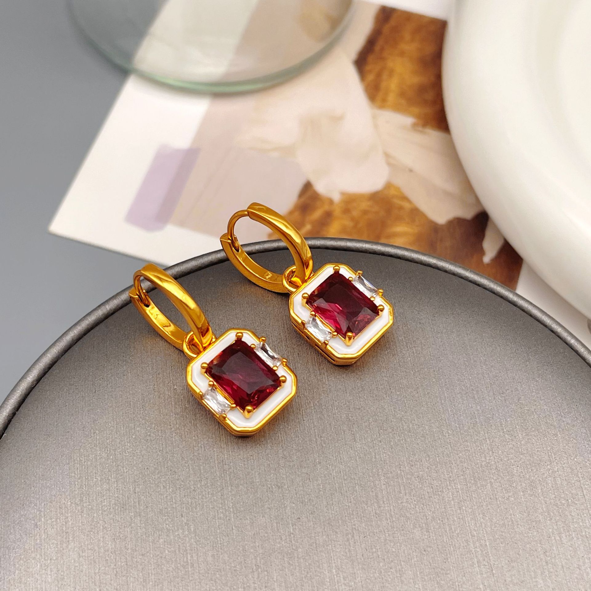 Geometric retro sophisticated fashionable earrings with zircon