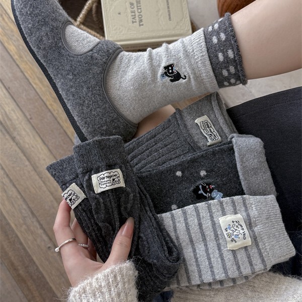Autumn and Winter Thickened Warm Sheep Wool Embroidered Soft Warm Striped Mid-Calf Socks Korean Style Polka Dot Socks Women's Slouch Socks
