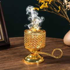国境を越えた金色の鉄芸炭素火香薫炉中東アラブ香挿し祭りパーティーは置物の道具を持っている