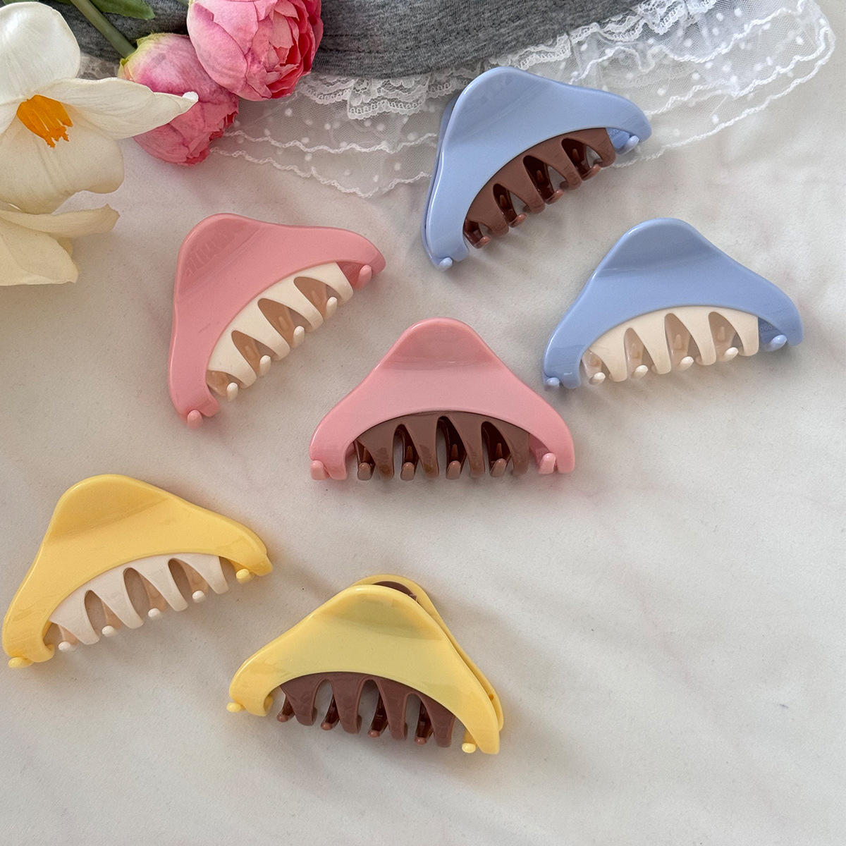 韩系可露丽风设计拼色抓夹气质百搭亮面鲨鱼夹后脑勺盘发夹高级感