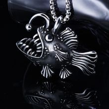 欧美热卖跨境复古个性霸气灯笼鱼吊坠钛钢材质时尚钛钢吊坠批