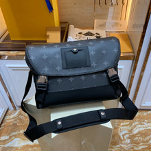 男士斜挎包真皮波士顿枕头包5新高级感圆筒包男士单肩斜挎小包