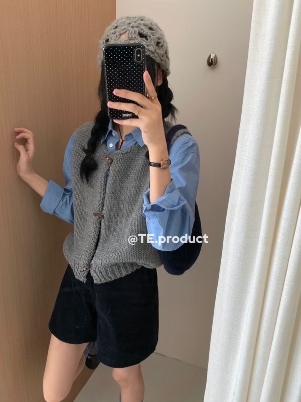 圆领粗毛线牛角扣针织开衫马甲女2025秋季软糯宽松叠穿毛衣背心潮|undefined